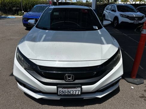 Used 2019 Honda Civic Touring image 5