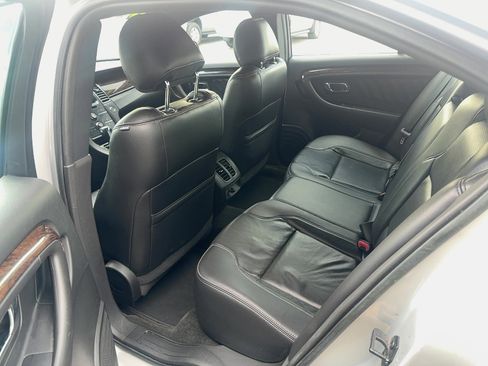 Used 2016 Ford Taurus Limited FWD image 10
