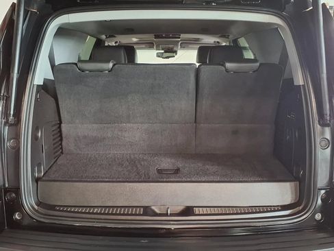 Used 2017 GMC Yukon SLT w/ Open Road Package AWD/4WD image 7