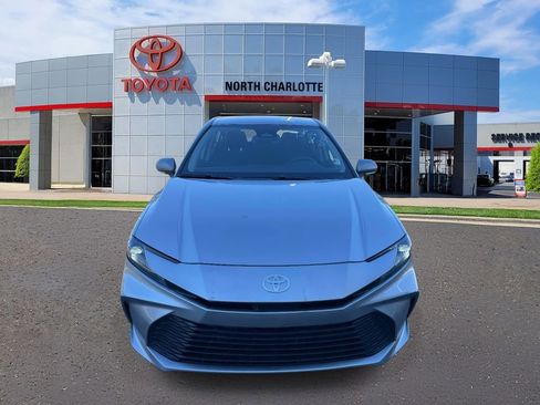 Used 2025 Toyota Camry LE image 5