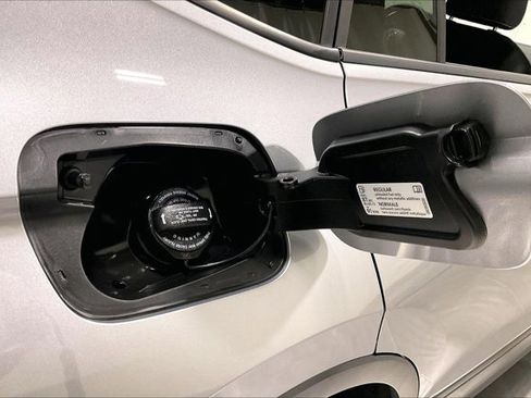 Used 2024 Volkswagen Tiguan S image 43