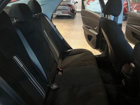Used 2025 Hyundai Elantra SEL image 39