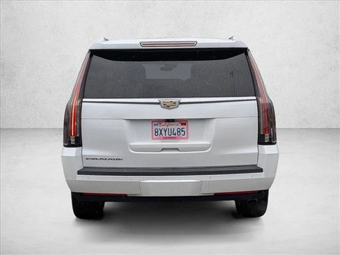 Used 2017 Cadillac Escalade ESV Platinum AWD/4WD image 7