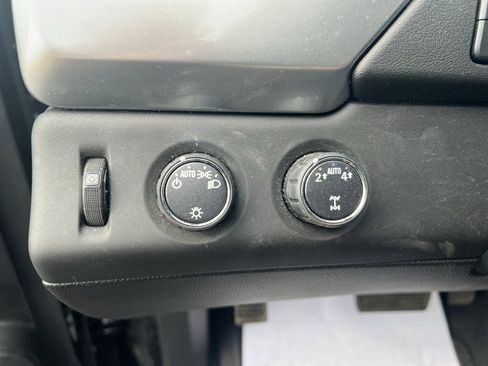 Used 2020 Chevrolet Tahoe LS w/ Enhanced Driver Alert Package image 24