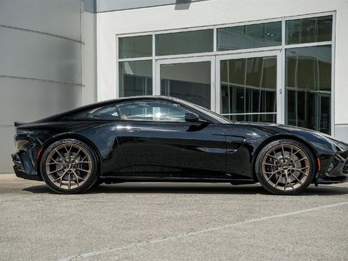 New 2025 Aston Martin V8 Vantage Coupe image 7