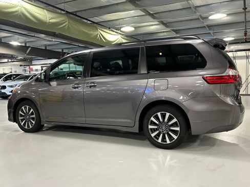 Used 2020 Toyota Sienna Limited Premium AWD/4WD image 4