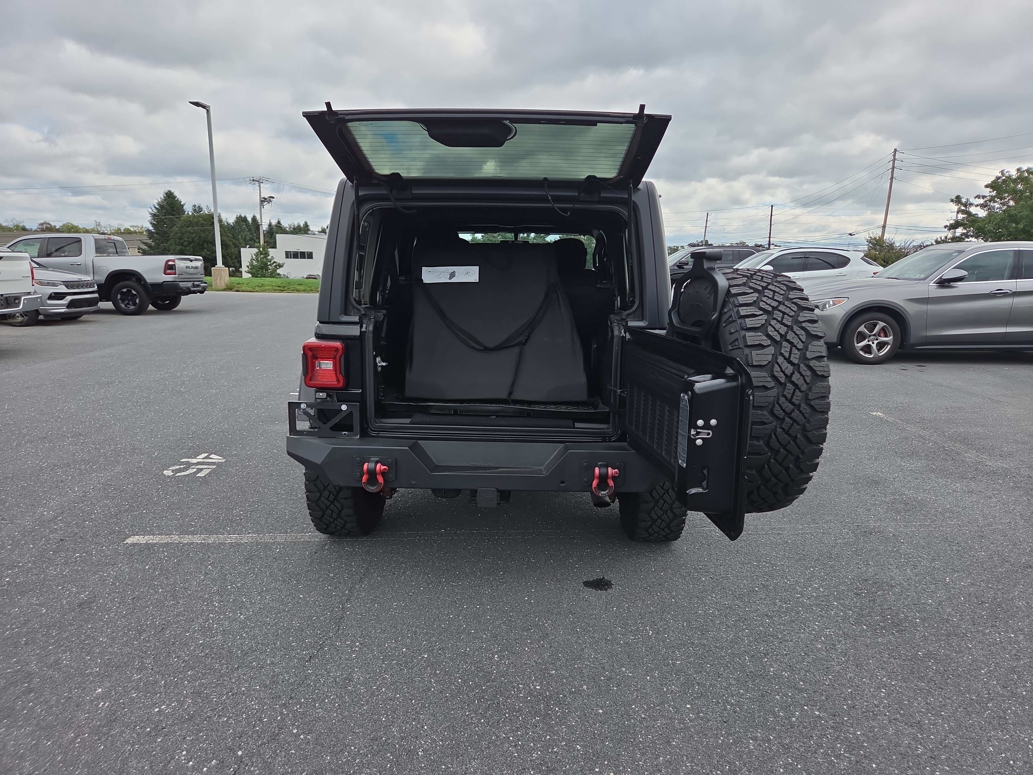 Used 2020 Jeep Wrangler Unlimited Rubicon AWD/4WD image 25