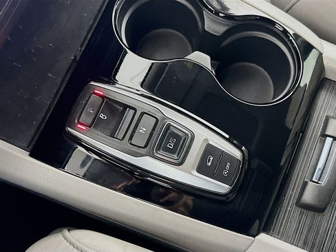 Used 2018 Honda Pilot Touring image 24