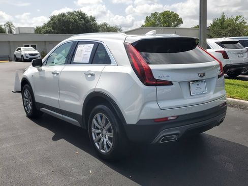 Used 2022 Cadillac XT4 Premium Luxury w/ Safety Alert Package FWD image 3