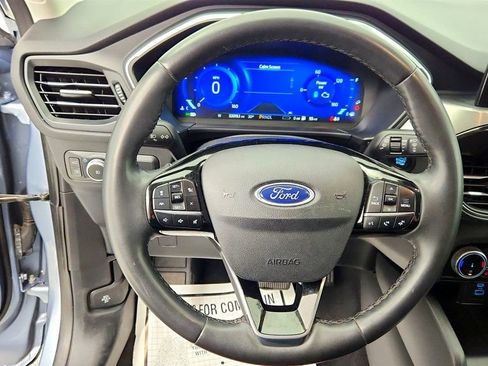 Used 2022 Ford Escape Titanium image 13