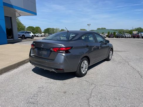 Used 2020 Nissan Versa S FWD image 8