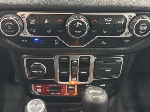 Used 2025 Jeep Wrangler Unlimited Sport S 4xe AWD/4WD image 23