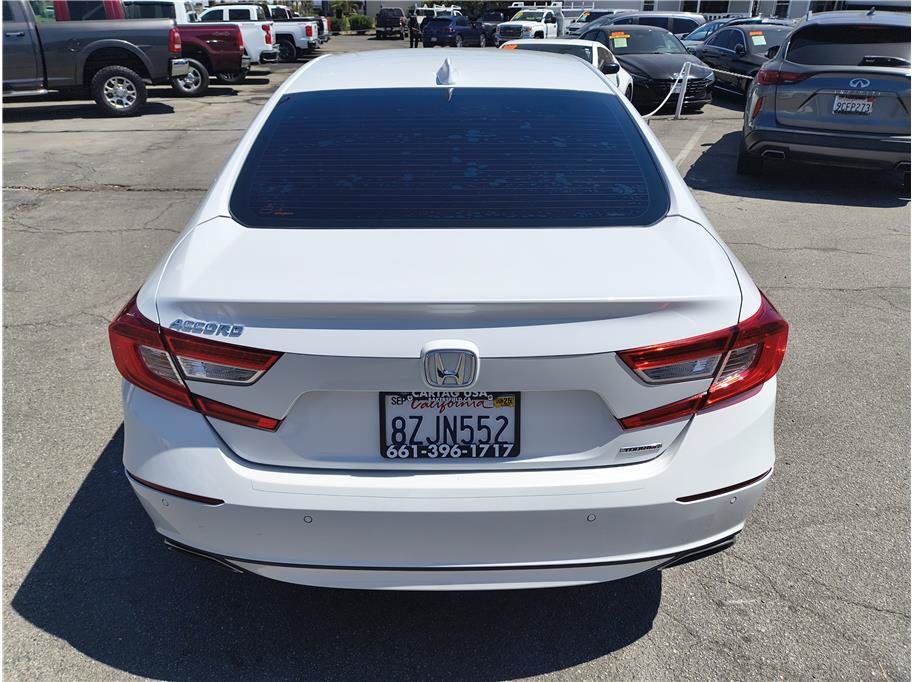Used 2018 Honda Accord Touring image 11