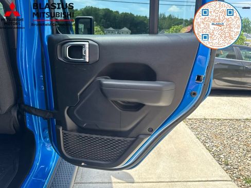 Used 2024 Jeep Wrangler Unlimited w/ Convenience Group AWD/4WD image 49