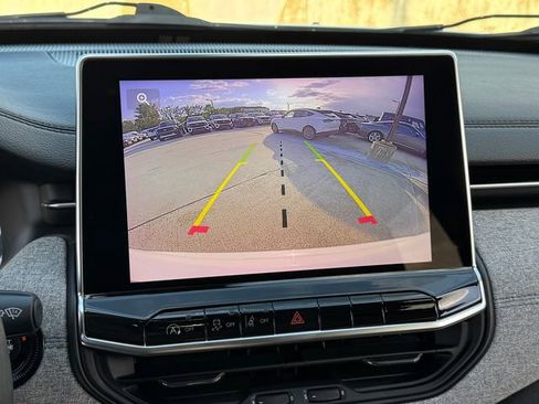 Used 2022 Jeep Compass Latitude w/ Sun and Sound Group image 26