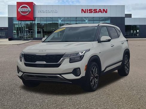 Used 2022 Kia Seltos SX w/ Sunroof Package AWD/4WD image 3