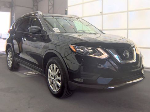 Used 2018 Nissan Rogue SV AWD/4WD image 3