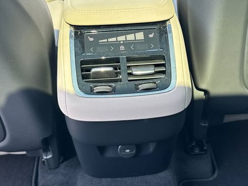 Used 2025 Volvo XC90 B6 Ultra w/ Lounge Package image 26