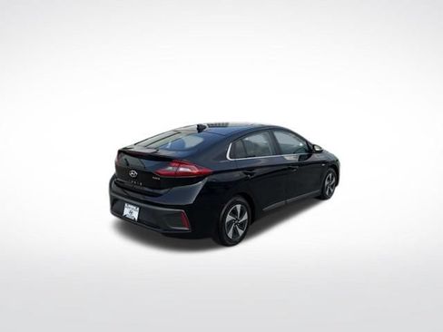 Used 2017 Hyundai Ioniq SEL FWD image 3