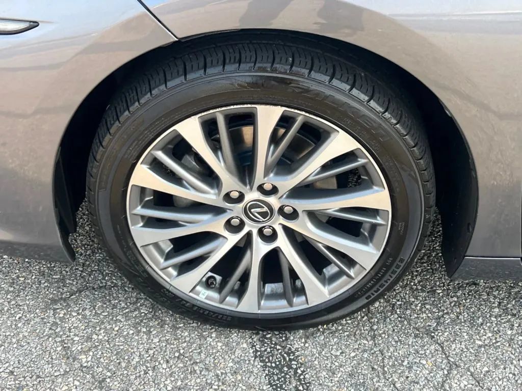 Used 2019 Lexus ES 350 w/ Premium Package FWD image 31
