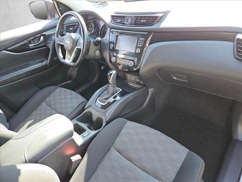 Used 2021 Nissan Rogue Sport SV image 19