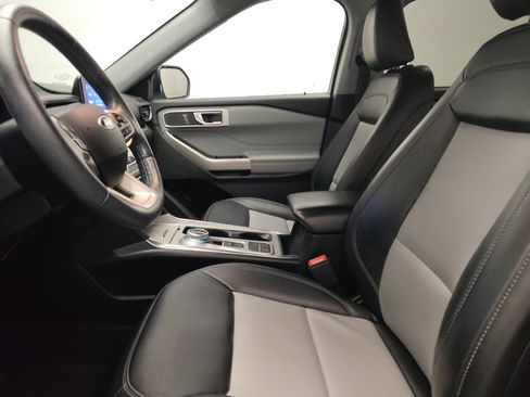 Used 2022 Ford Explorer XLT w/ Equipment Group 202A image 17