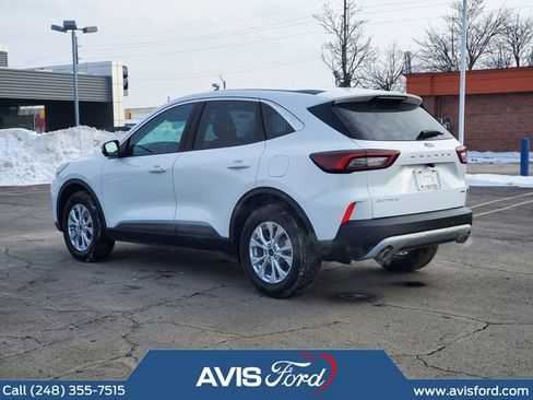 Certified 2023 Ford Escape Active w/ Tech Pack #2 image 3