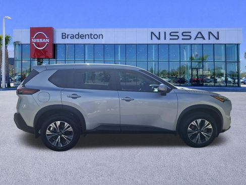 Used 2023 Nissan Rogue SV FWD image 4