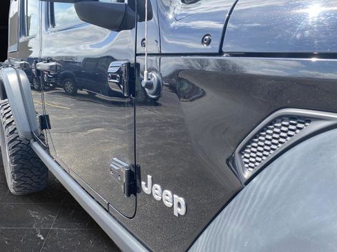 Used 2018 Jeep Wrangler Unlimited Sport AWD/4WD image 33