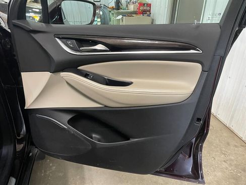 Used 2018 Buick Enclave Essence AWD/4WD image 22