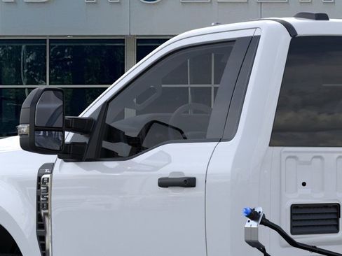 New 2026 Ford F350 XL w/ XL Chrome Package image 20
