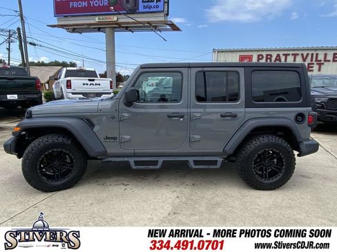 Used 2023 Jeep Wrangler Unlimited Sport AWD/4WD image 5