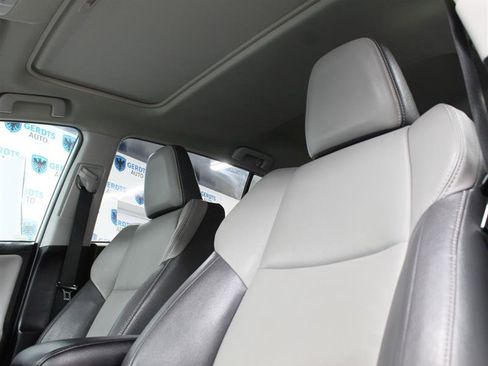 Used 2014 Toyota RAV4 Limited image 8