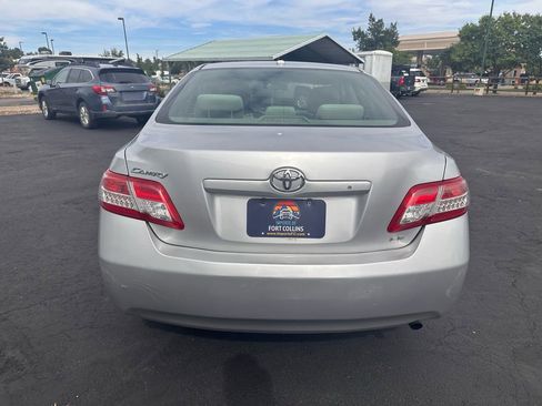 Used 2011 Toyota Camry LE image 4