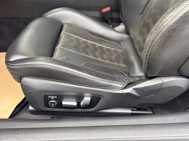 Used 2021 BMW M4 Competition w/ Executive Package RWD image 11