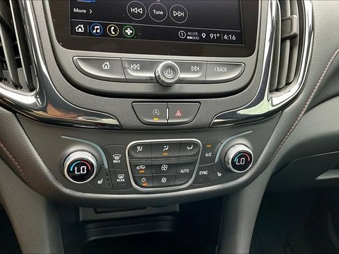 Used 2024 Chevrolet Equinox RS FWD image 16