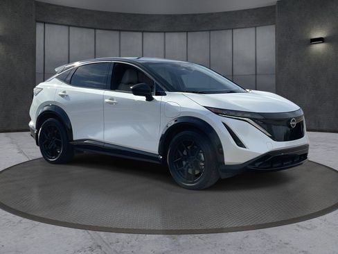 Used 2024 Nissan Ariya AWD image 8