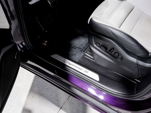 Used 2024 Porsche Cayenne S image 24