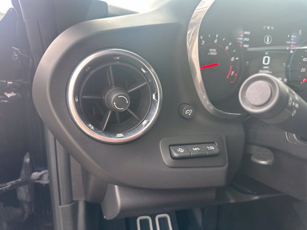 Used 2017 Chevrolet Camaro SS RWD image 14