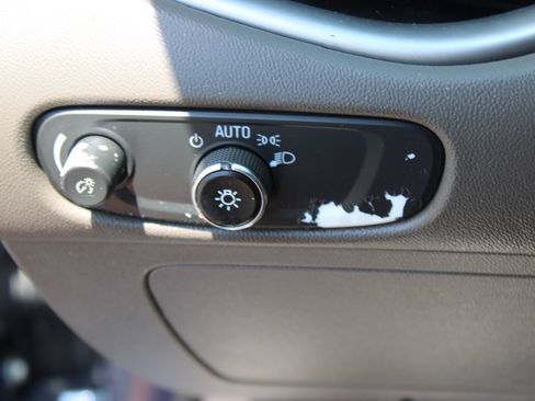Used 2022 Chevrolet Malibu LT FWD image 19