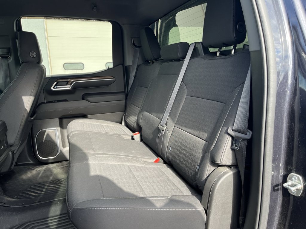Used 2022 Chevrolet Silverado 1500 RST AWD/4WD image 23