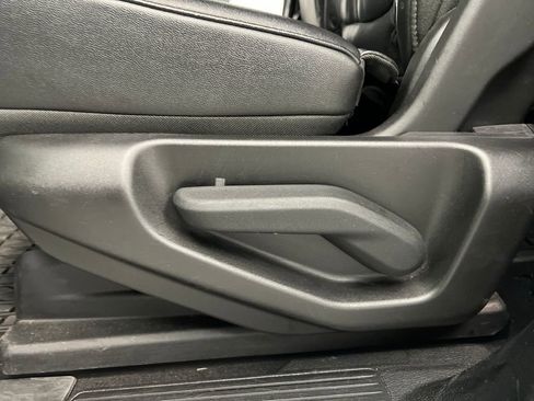 Used 2024 Jeep Wagoneer L Series II w/ Flexible Seating Group image 15