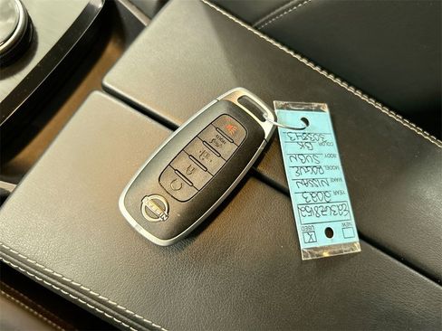 Used 2023 Nissan Rogue Platinum w/ Platinum Premium Package image 18