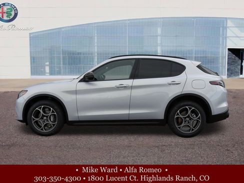 New 2025 Alfa Romeo Stelvio Sprint image 2