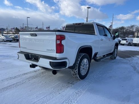 Used 2020 Chevrolet Silverado 2500 High Country w/ Z71 Off-Road Package image 4