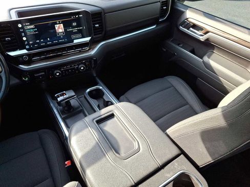 Used 2022 Chevrolet Silverado 1500 RST image 12