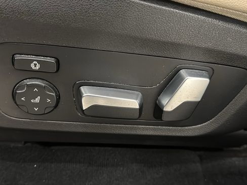 Used 2020 BMW X3 xDrive30i w/ Executive Package image 25