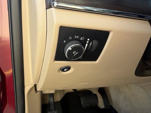 Used 2017 Jeep Grand Cherokee Overland RWD image 33