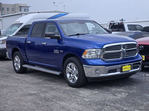 Used 2015 RAM 1500 Lone Star RWD image 3