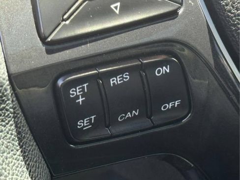 Used 2018 Ford Explorer Limited FWD image 21